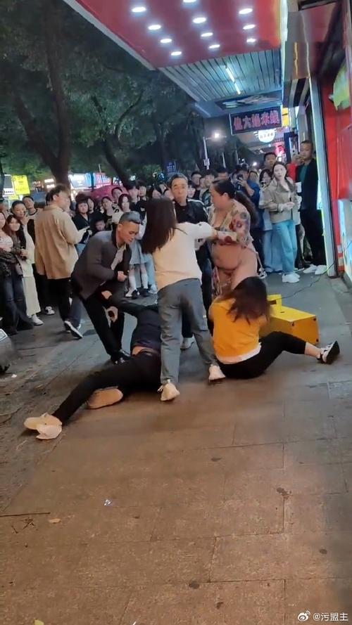街头混战：令人震惊的街头斗殴事件大揭秘
