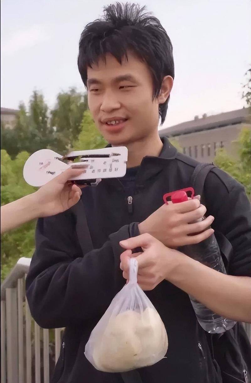 LGD韦神：LOL传奇中单的辉煌与低谷