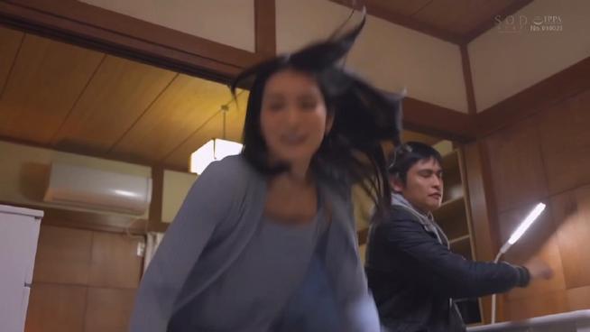 邻居人妻NTR版本大全：经典作品推荐，满足你的猎奇心理