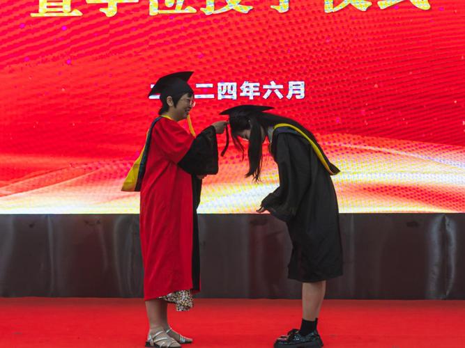 为什么毕业典礼要拨流苏？拨流苏的寓意和象征意义
