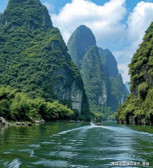 清凌凌的水：畅游山水，感受清凌凌的快乐