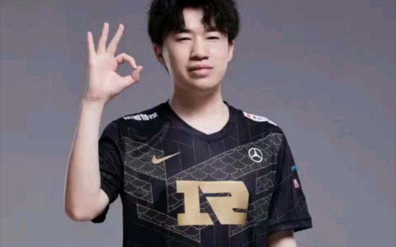 RNG小虎的未来之路：是继续征战还是选择退役？