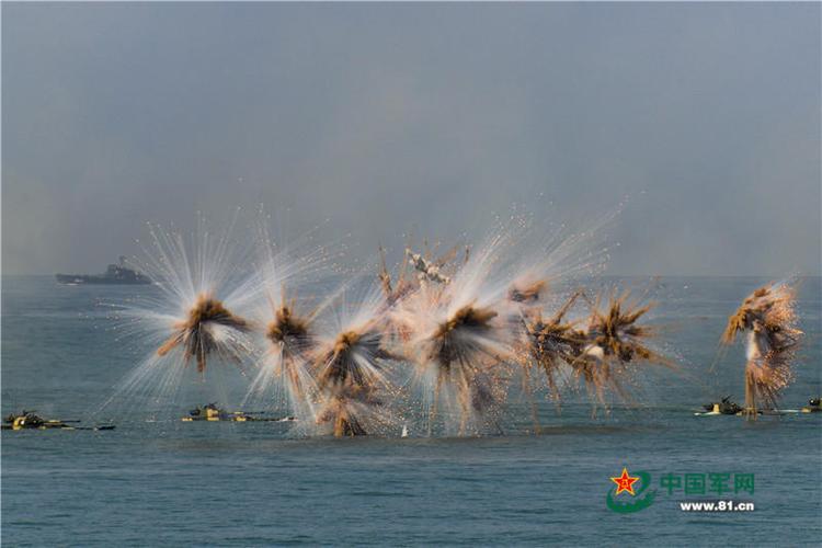 激战海陆空：海陆空三军联合作战的巅峰