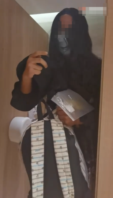 男子偷拍女厕露毛，学校严惩！这教训深刻吗？