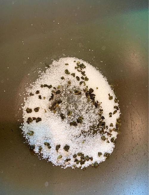 最简单的焦糖松果配方：零失败的咖啡饮品制作教程