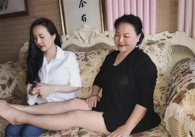 干露露老妈的真实生活：离开聚光灯后的平静生活