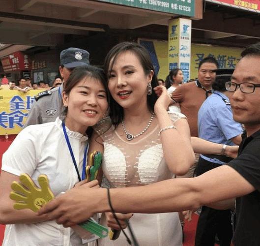 干露露老妈的真实生活：离开聚光灯后的平静生活
