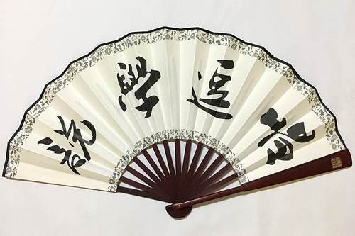 别再只会说扇子了，这些古代扇子的别称你知道吗