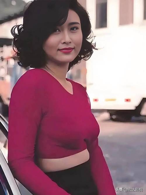 揭秘摩纳哥王妃嘉莉丝姬莉：从影星到王室成员的华丽转身
