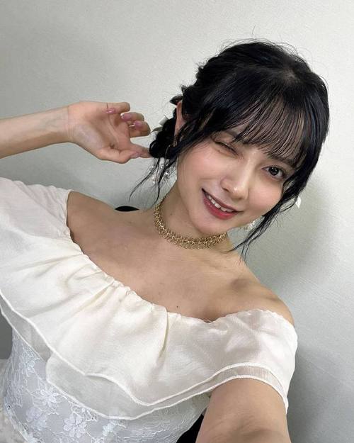 惊艳！桃月なしこ写真集欣赏，性感与清纯兼具