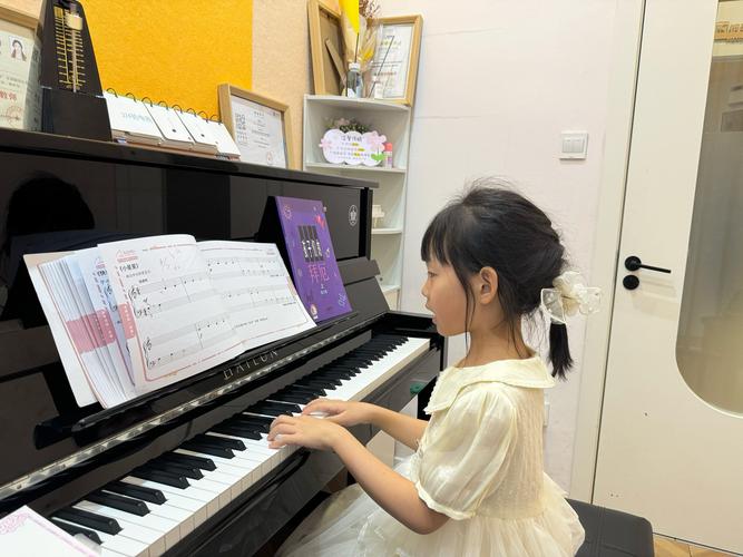孩子用钢琴网上陪练好不好？看看这些真实案例！