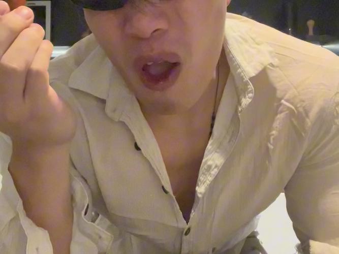 聊天说乌鸡哥代表什么？全面解读这个梗的使用场景！