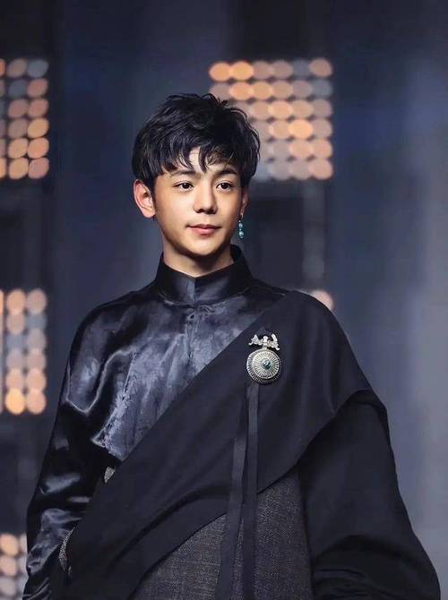 为什么要给丁真开美颜？三点原因看懂背后真相！