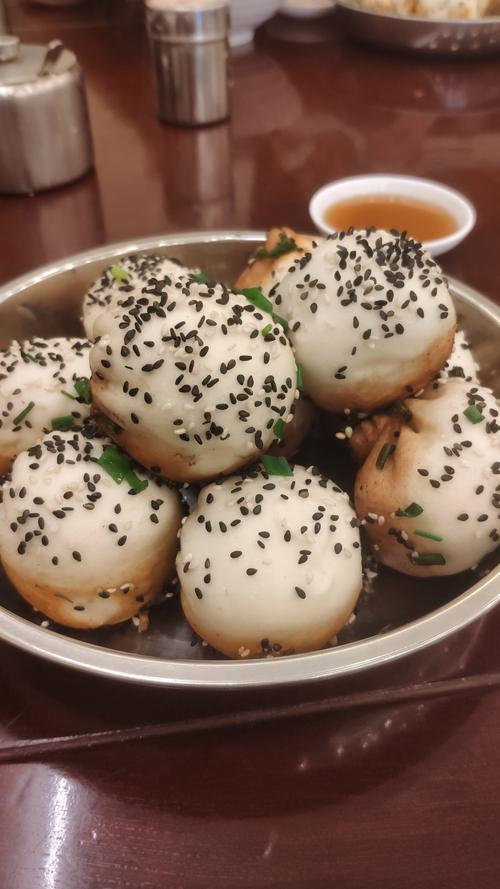 生煎馒头是哪里的小吃？地道小吃推荐这地方！