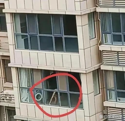 情侣窗边激战坠楼身亡背后真相？现场证据独家解读！