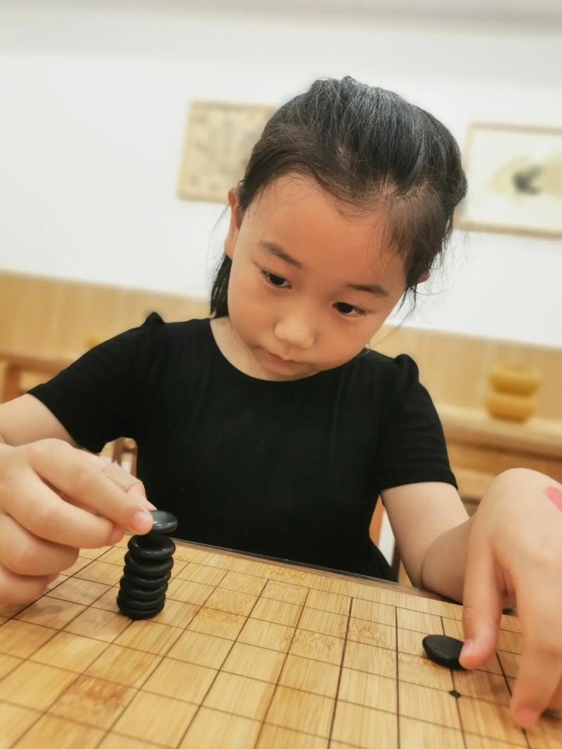围棋小游戏锻炼啥？孩子思维训练试试看！