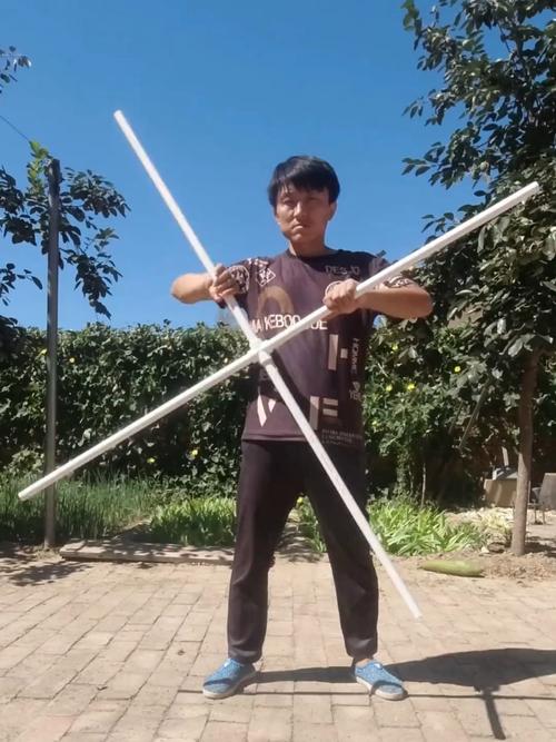 十字追魂棍怎么练习(新手入门方法快速掌握技巧)