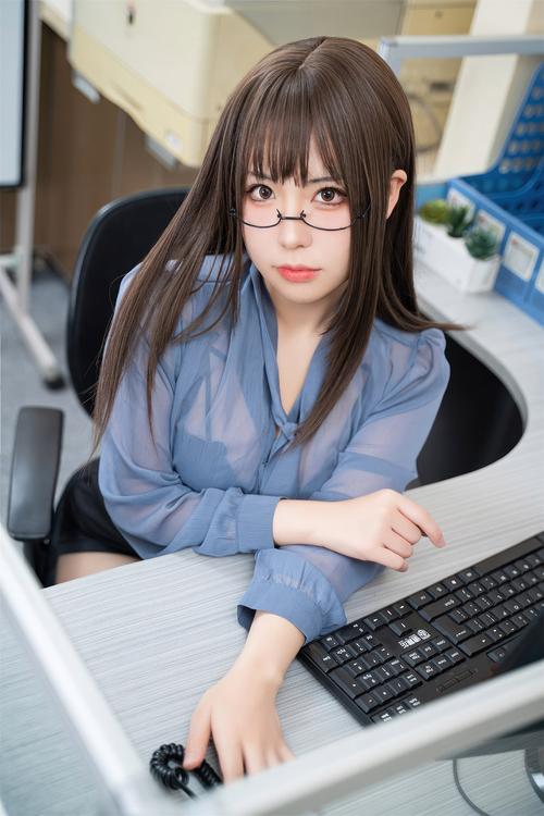 黑丝眼镜娘流行趋势如何？2024最新潮流解析！