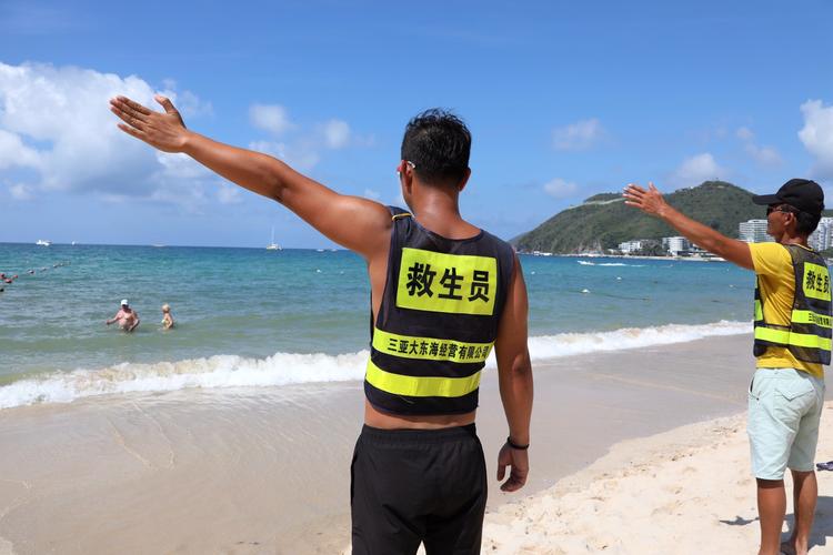 海滩救生员重要性咋样？专家谈这几点救人性命！