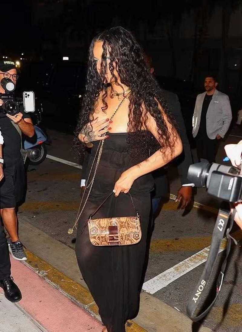 蕾哈娜玩透视装有什么讲究？穿搭禁忌千万别踩雷！