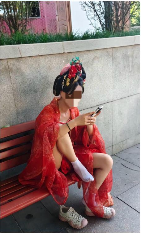 行为艺术照哪里好玩?(推荐热门场地与拍摄思路)