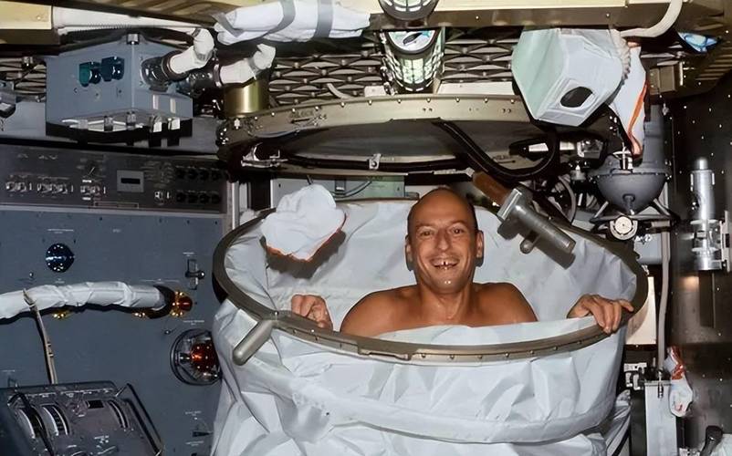 空间站能洗澡小技巧？省水省时实用方法！