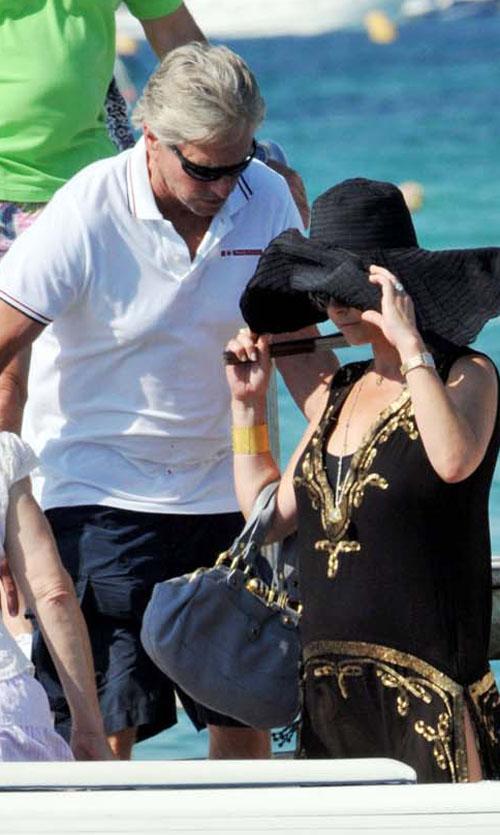 凯特琳泽塔琼斯老公是谁婚姻历程恩爱细节回顾