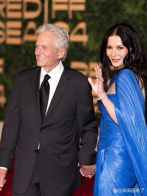 凯特琳泽塔琼斯老公是谁婚姻历程恩爱细节回顾