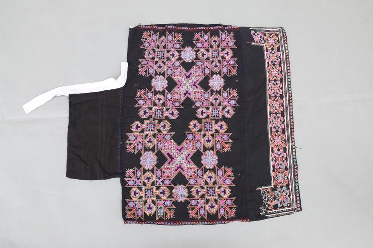 花溪苗族挑花做衣服行吗?这么搭配真的很惊艳!