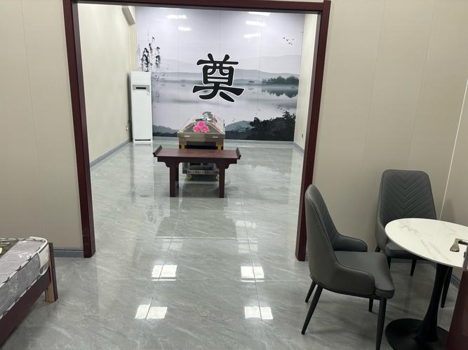 殡仪服务中的力学艺术：抬棺团队的技术革新与人文平衡