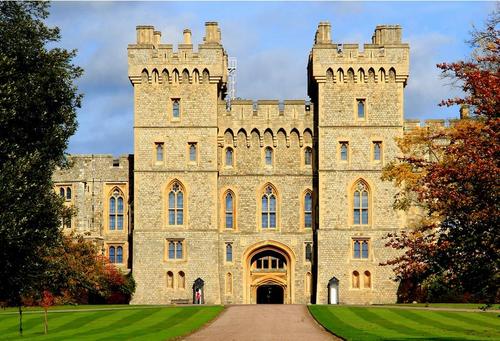 利特泽纳女王领地版本大全有什么特色？揭秘各版本独特玩法！