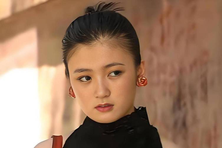 池华琼表演体系在电视剧中的叙事重构与角色塑造