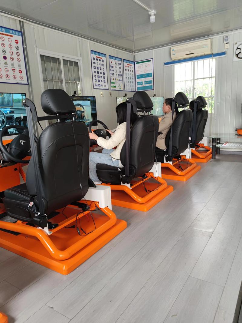 驾驶员模拟怎么练(真实道路模拟轻松学车秘笈)