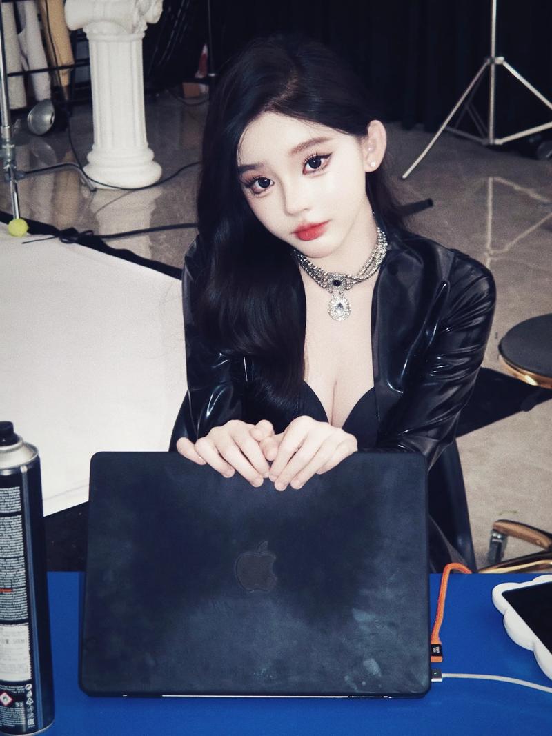 李YOYO是谁?三分钟带你认识这位超级新星