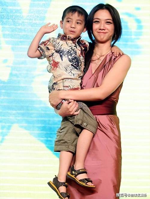 汤唯与娃娃有啥故事？背后秘密大揭秘！