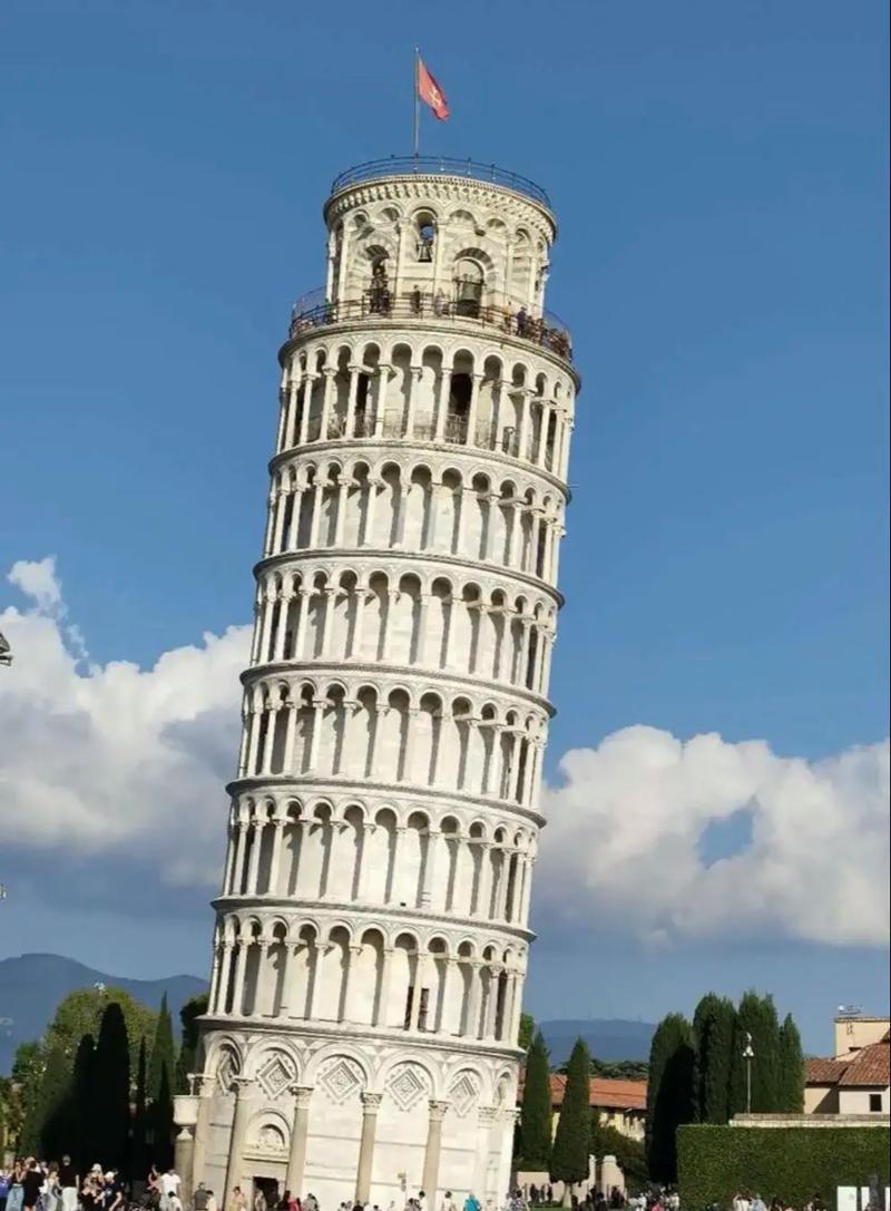 意大利比萨斜塔为什么是斜的？揭晓建造时的关键原因！