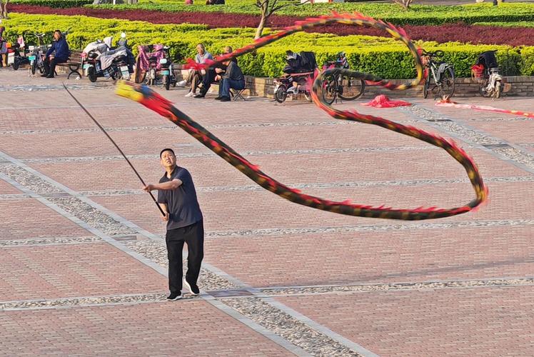 火炬杂耍练多久才能上台表演?专业人士告诉你!