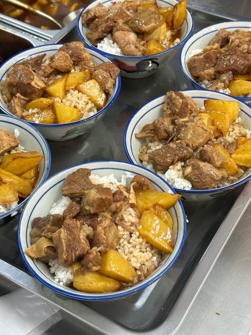 大碗牢饭和普通饭有什么区别？伙食标准大揭秘！