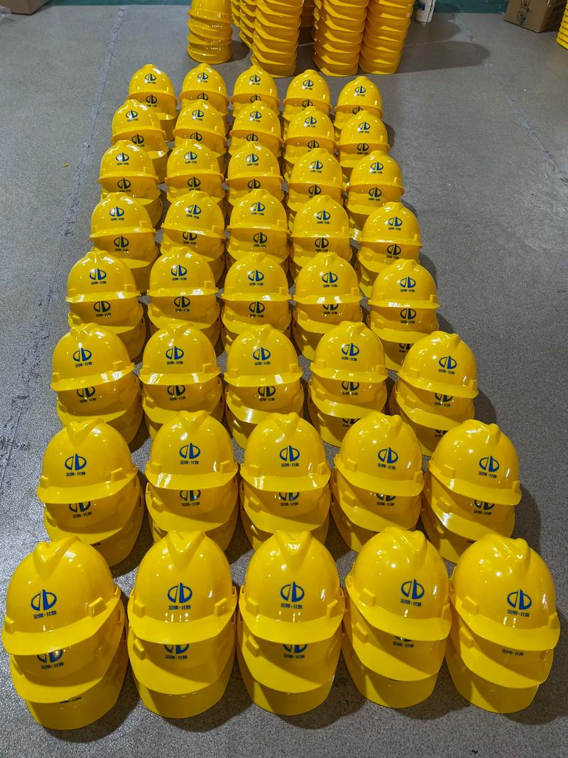 安全帽的发明是受到什么动物的启发(揭秘动物智慧如何保护我们)！