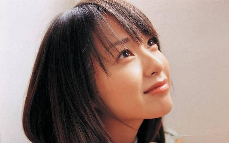 惠梨香老师是谁？(揭秘她的精彩人生成就经历故事)