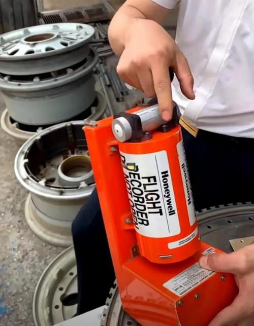 黑匣子颜色常见问题？专家解答全整理(实用知识速成)