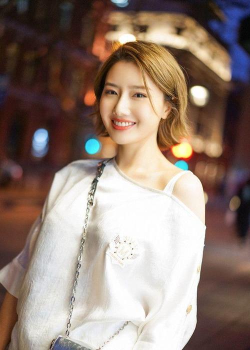 当红网红吴佳煜为什么突然不火了？是转型还是沉寂？