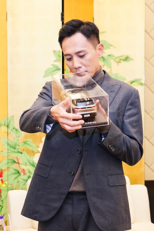 刘烨家里的沙发是什么品牌？终于找到同款链接和购买渠道！