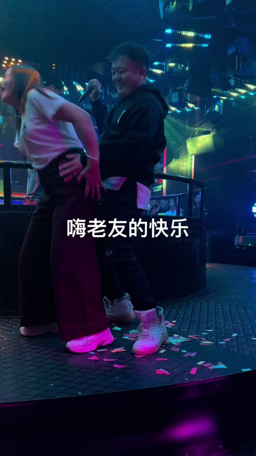 劲唱团好玩吗？老玩家深度评测优缺点分析！