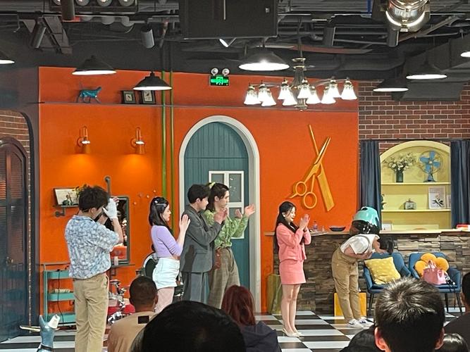 疯狂理发师在哪里看(免费观看平台这3个效果好！)