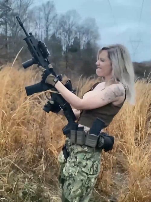 荒野女枪手:深度解析官方正式版下载最新版的魅力与潜力