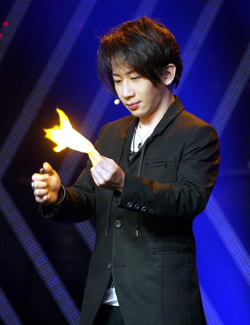 35岁魔术师最新：技术与艺术的交汇点分析