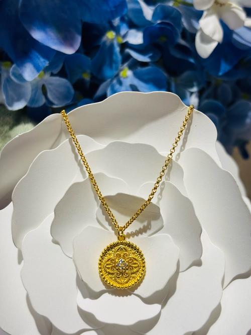 天然去雕饰最新：深度解析绅士游戏领域的自然美学与设计