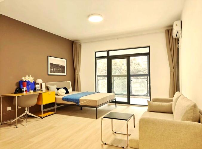 合租生活中的互动与界限：如何处理与女室友的关系