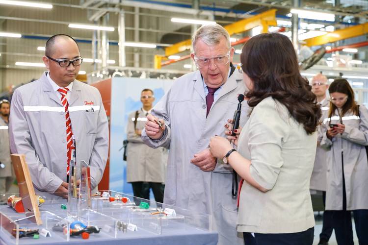 深入分析：丹弗斯女士安卓——游戏设计与玩家心理的交汇点